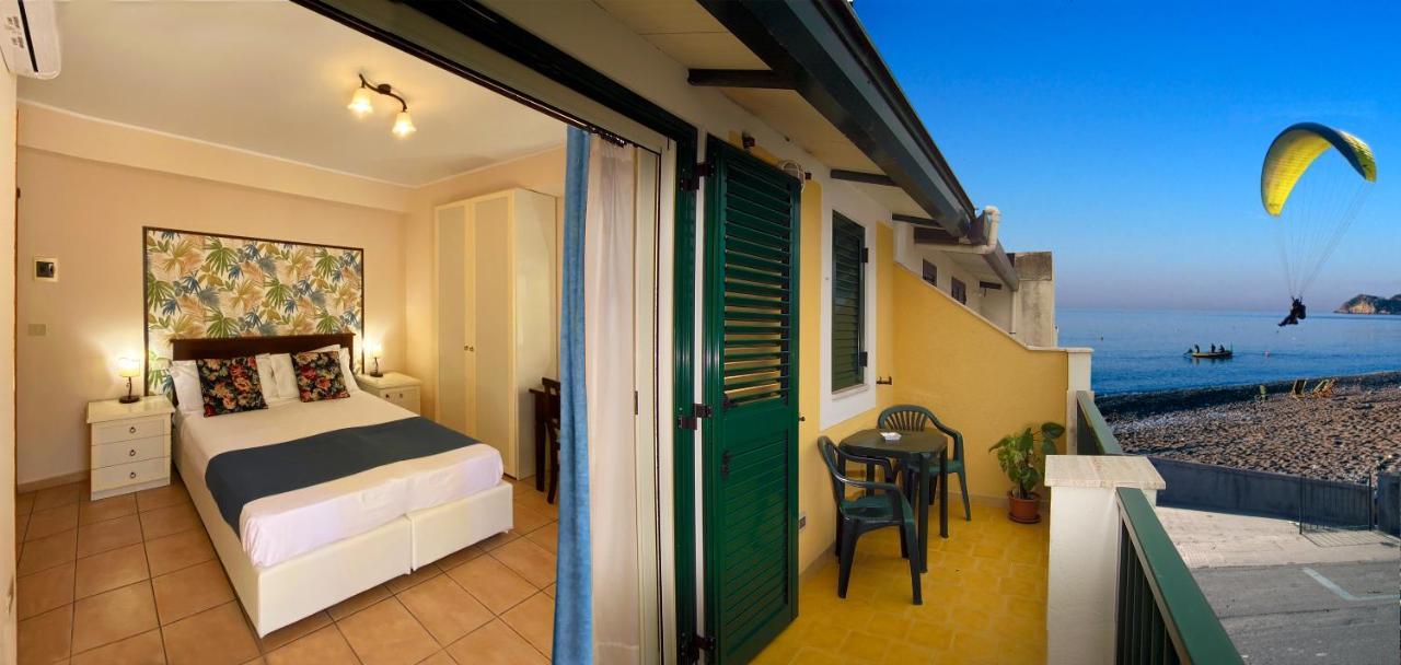 Casa Famiani Bed & Breakfast Летояни Екстериор снимка