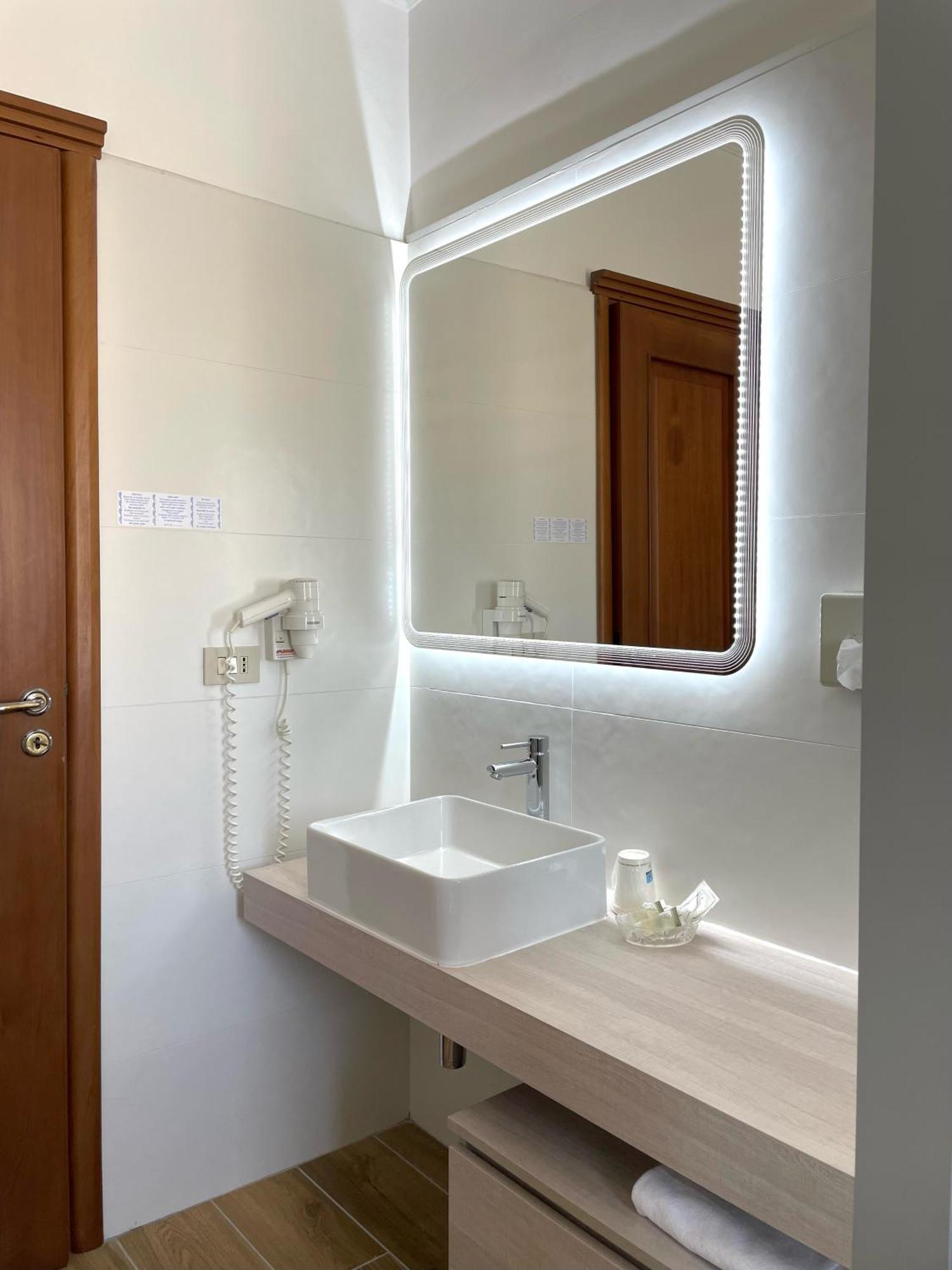 Casa Famiani Bed & Breakfast Летояни Екстериор снимка