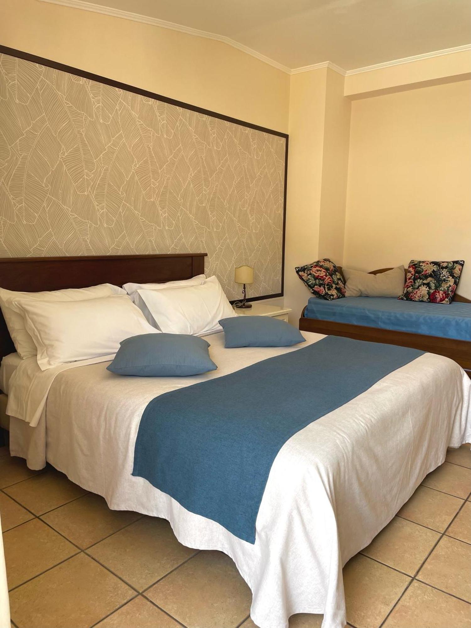 Casa Famiani Bed & Breakfast Летояни Екстериор снимка